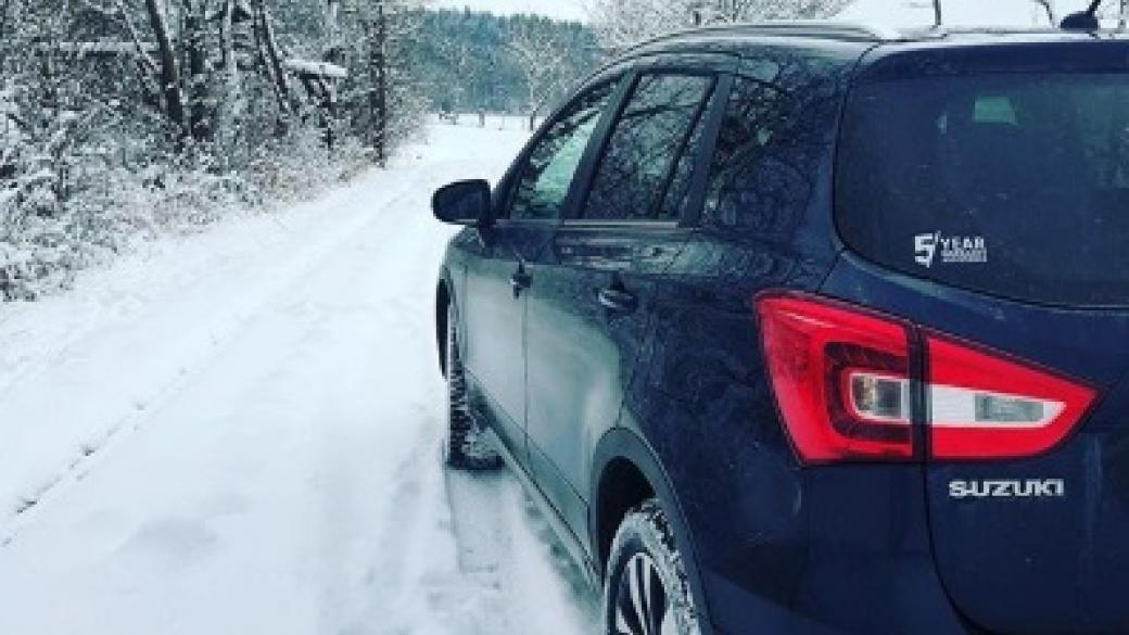 Suzuki in de sneeuw