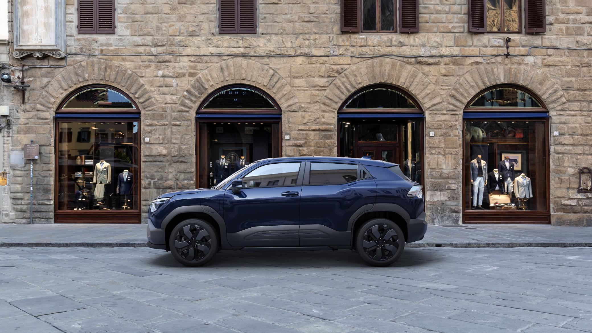 De nieuwe e VITARA is de allereerste volledig elektrische auto van Suzuki.